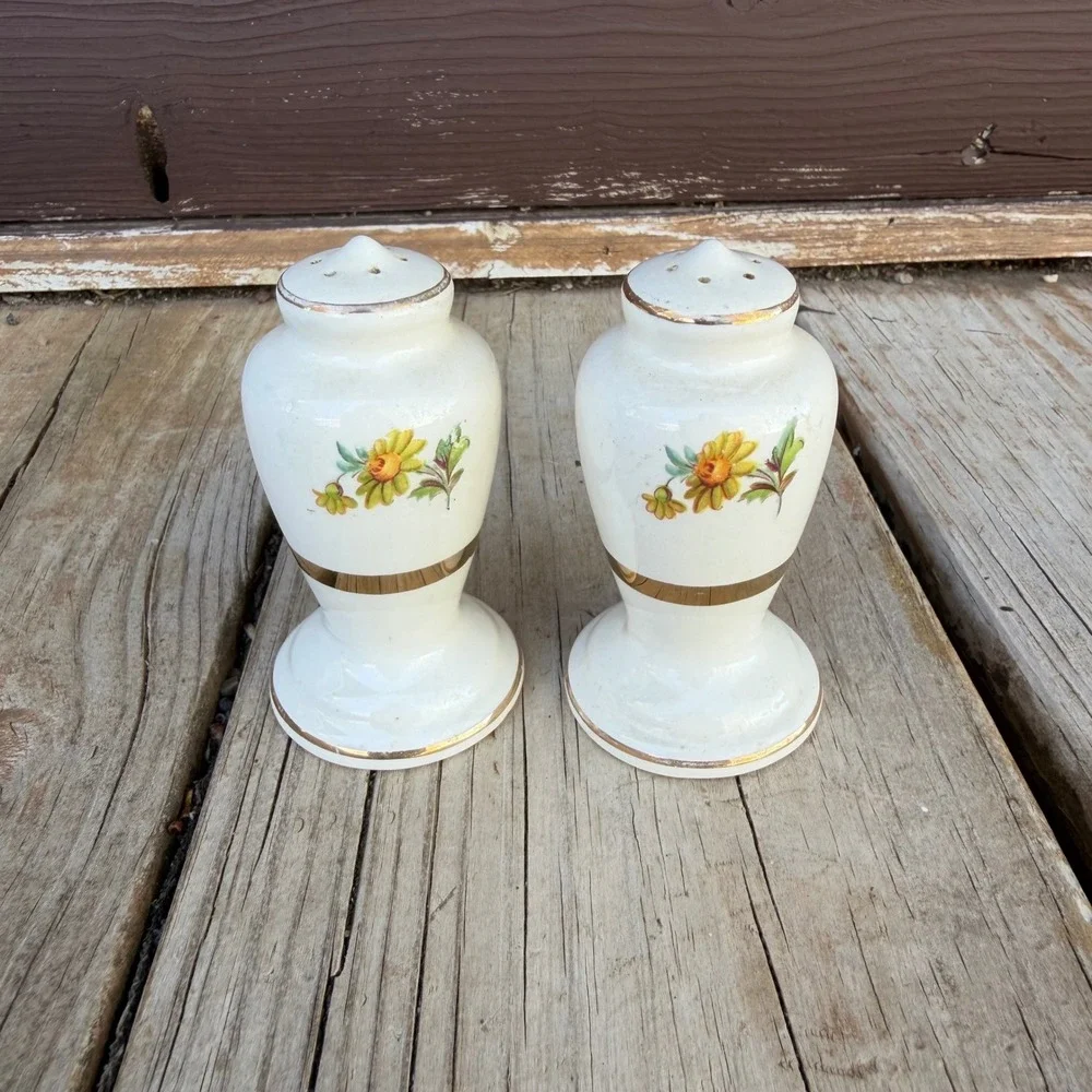 Vintage Floral‎ Ceramic Salt and Pepper Shakers White Gold Trim 4.5 Inch
